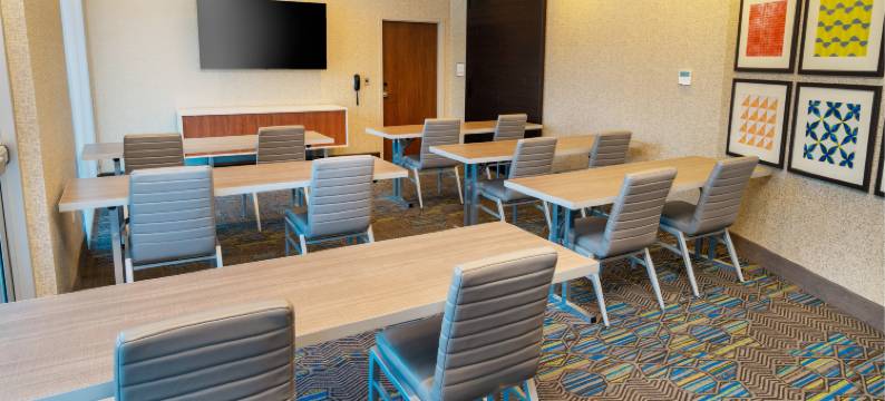 拉斯维加斯东特罗皮卡纳智选假日套房酒店(Holiday Inn Express & Suites LAS VEGAS - E TROPICANA by IHG)图片