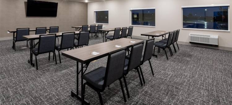 考卡纳的格兰德斯泰酒店及套房(GrandStay Hotel & Suites Kaukauna)图片