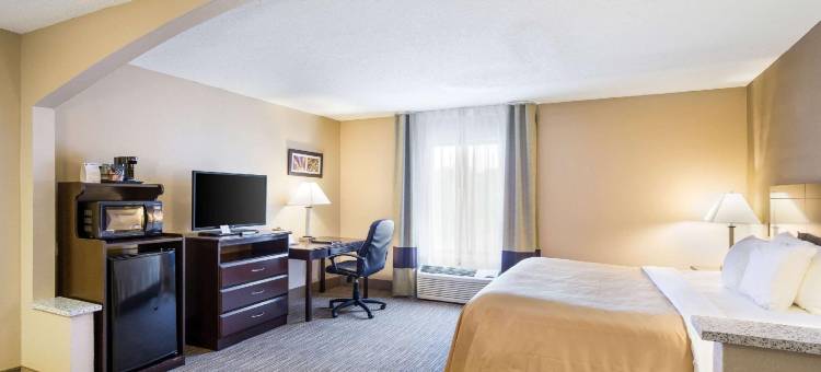 I-70凯艺酒店-近堪萨斯赛道(Quality Inn I-70 Near Kansas Speedway)图片