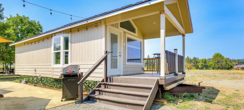 俄勒冈南部小屋：带火坑和私人池塘！(Private Pond and Dock! Cozy Cabin in Southern Oregon)图片