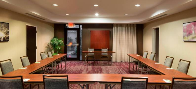 格林斯伯勒机场万怡酒店(Courtyard Greensboro Airport)图片