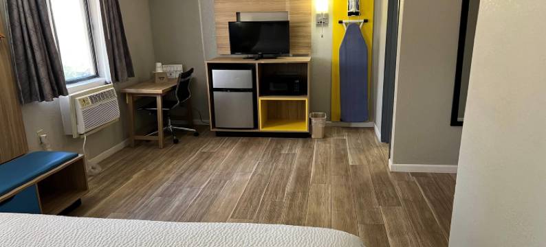 沃伦斯堡温德姆戴斯酒店(Days Inn by Wyndham Warrensburg)图片