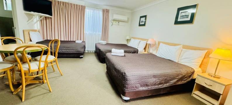 十美元镇酒店(Ten Dollar Town Motel)图片