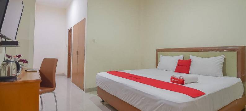 红多兹酒店-近IPDN2号(RedDoorz Near Ipdn 2)图片