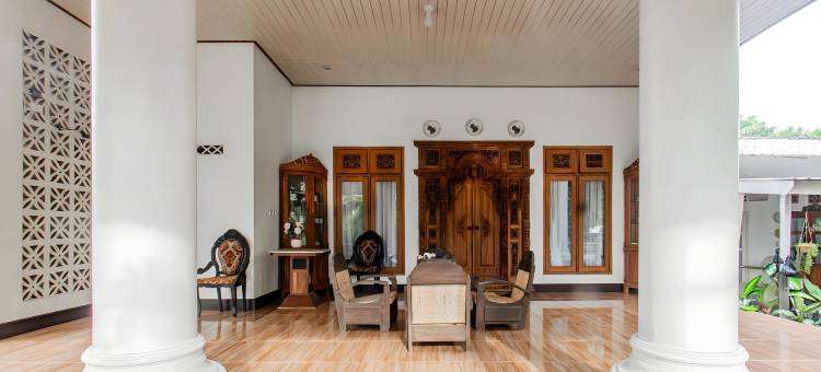 Hotel O Homestay Bonjeruk Near Restoran Pawon 21 Bonjeruk图片
