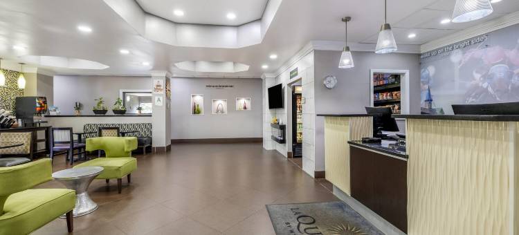 路易维尔东拉昆塔温德姆套房酒店(La Quinta Inn & Suites by Wyndham Louisville East)图片