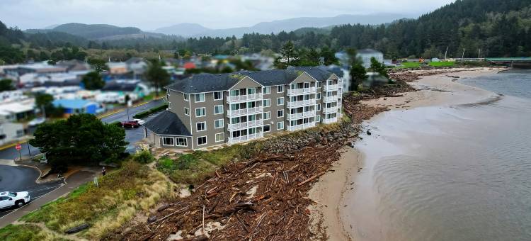 OYO林肯城西莱茨湾海滨酒店(Siletz Bay Beachfront Hotel by OYO Lincoln City)图片