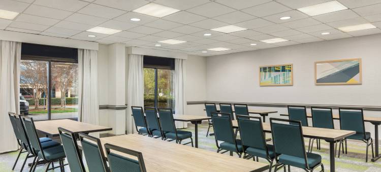 夏洛特泰沃拉路I-77高速公路希尔顿Spark酒店(Spark by Hilton Charlotte Tyvola I-77)图片