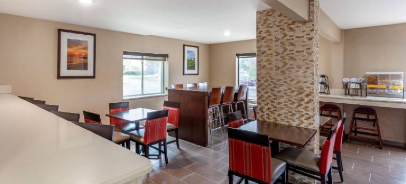 拉辛-芒特普莱森特凯隆波因特酒店(Clarion Pointe Racine - Mount Pleasant)图片