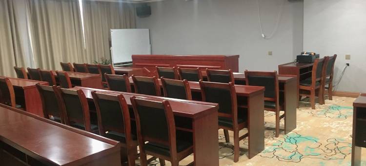 博雅极致酒店(确山嘉和时代广场店)图片