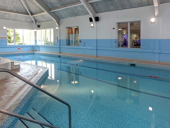 Holiday Inn 艾尔斯伯里