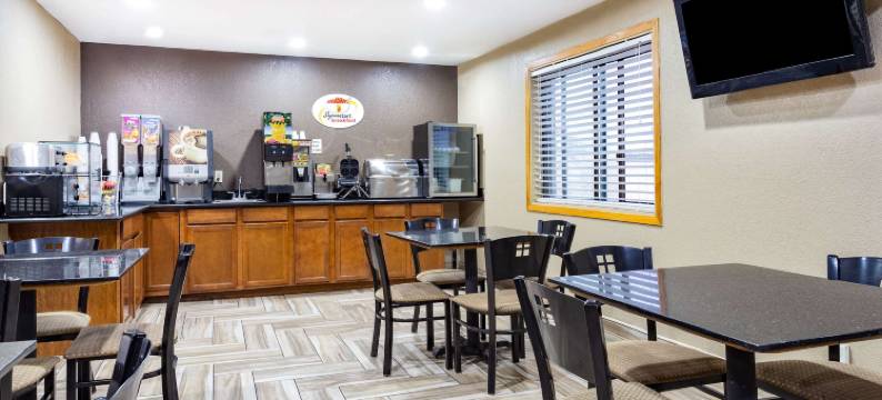 迪科拉速8酒店(Super 8 by Wyndham Decorah)图片