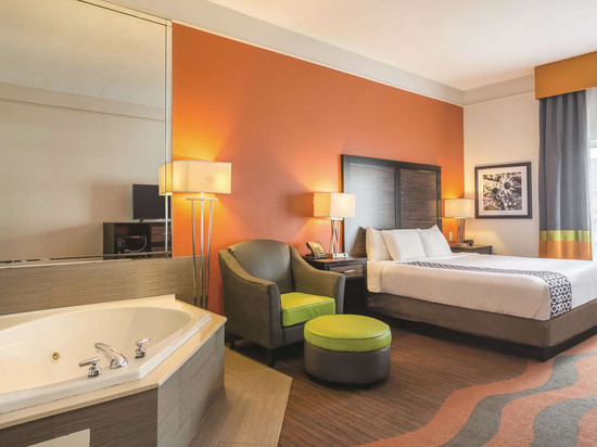 普拉特维尔拉昆塔温德姆套房酒店