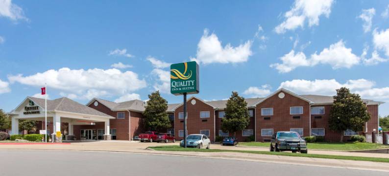 芒廷霍姆北凯艺套房酒店(Quality Inn & Suites Mountain Home North)图片