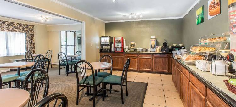 霍姆伍德伯明翰 I-65 凯艺酒店(Quality Inn Homewood Birmingham I-65)图片