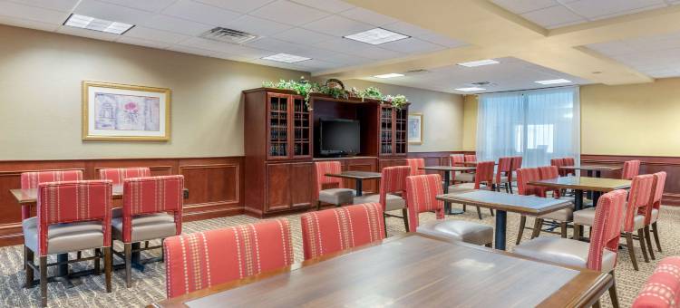 芬德利I-75舒适套房靠近体育综合体(Comfort Suites Findlay I-75 Near Sports Complex)图片