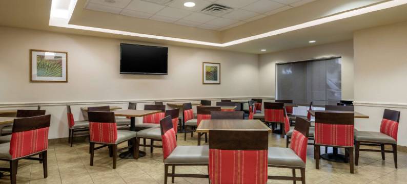 机场舒适套房酒店(Comfort Inn & Suites Airport)图片