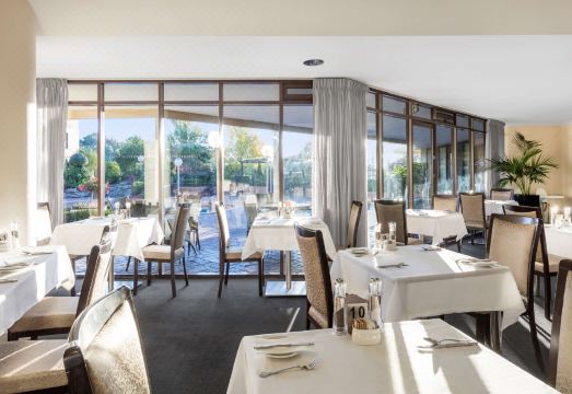 Garden City Hotel, Signature Collection Hotel Overview