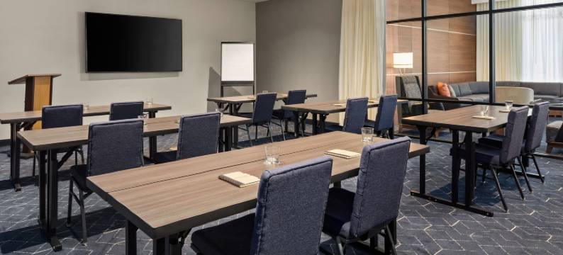 奥瓦通纳市中心万怡酒店(Courtyard Owatonna Downtown)图片