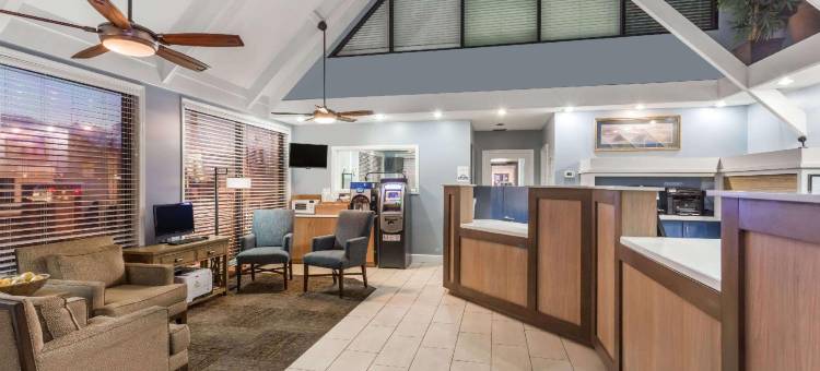 可可比奇海滩卡纳维拉尔港温德姆戴斯酒店(Days Inn by Wyndham Cocoa Beach Port Canaveral)图片