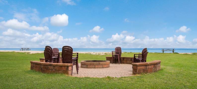 波恩特港湾湖滨贝斯特韦斯特酒店(Best Western Harbour Pointe Lakefront)图片