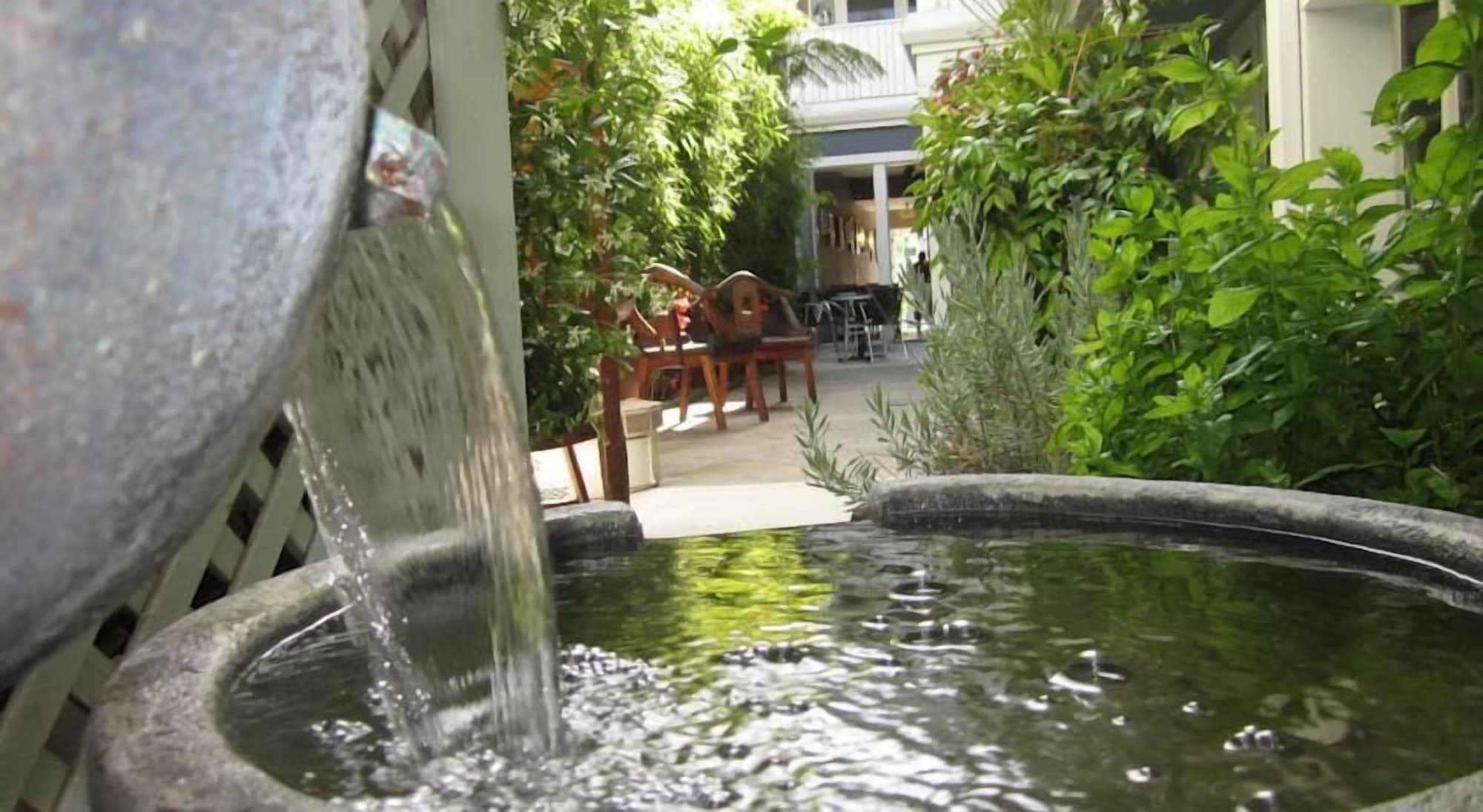 Pacific Blue InnOver view