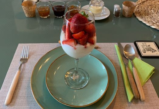 Frogs Hill Hotel Overview