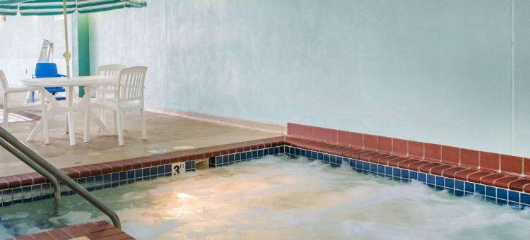 格林贝体育场区品质酒店(Quality Inn Stadium Area Green Bay Stadium)图片