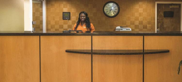 西棕榈滩机场拉昆塔温德姆套房酒店(La Quinta Inn & Suites by Wyndham West Palm Beach Airport)图片