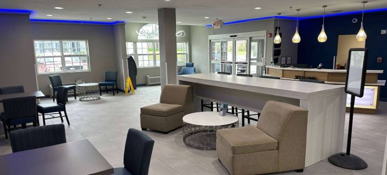 曼切斯特温迈诺特麦客达套房酒店(Microtel Inn & Suites by Wyndham Manchester)图片