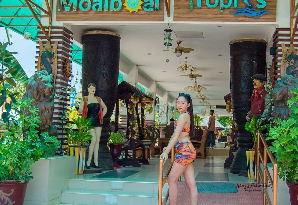 Moalboal Tropics Hotel Overview