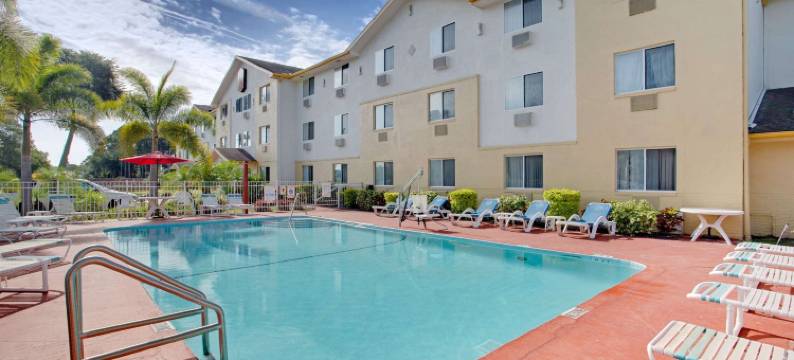 克利尔沃特-圣德彼得堡机场温德姆速8酒店(Super 8 by Wyndham Clearwater/St. Petersburg Airport)图片