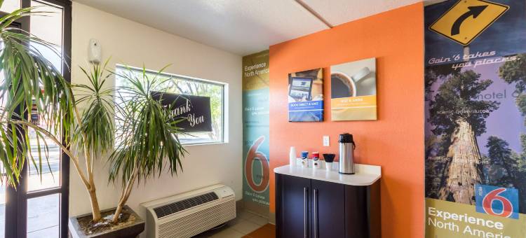 尤瓦尔迪6号汽车旅馆(Motel 6 Uvalde, TX)图片