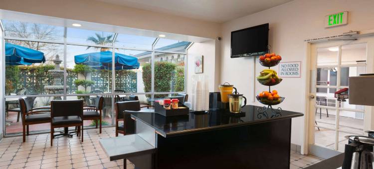 贝克斯菲尔德Travelodge by Wyndham(Travelodge by Wyndham Bakersfield)图片