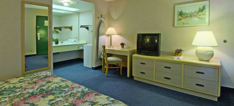 诺科豪生酒店(Howard Johnson by Wyndham Norco)图片