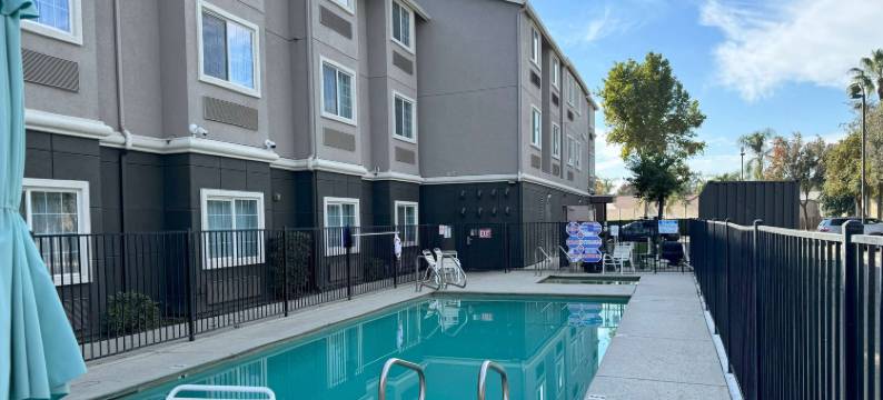 图莱里拉昆塔温德姆套房酒店(La Quinta Inn & Suites by Wyndham Tulare)图片