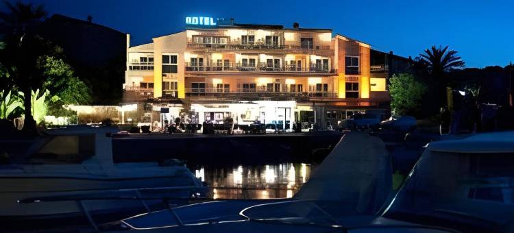 卡萨纳雷海湾大酒店和Spa(Le Golfe)图片