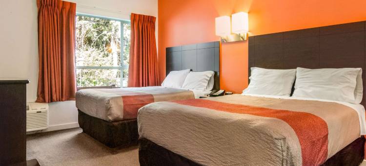 英属哥伦比亚萨里 6 号汽车旅馆(Motel 6 Surrey, BC)图片