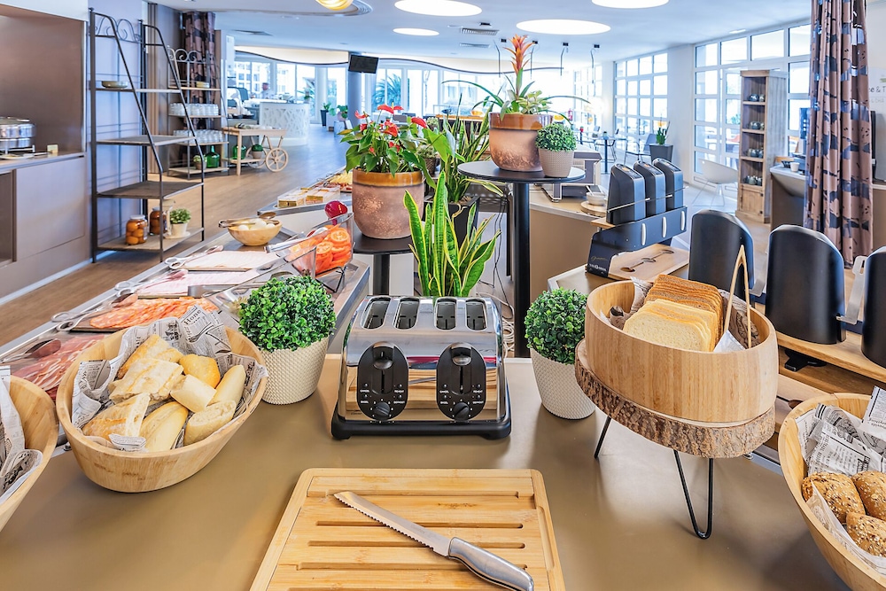 Novotel Setubal Over view