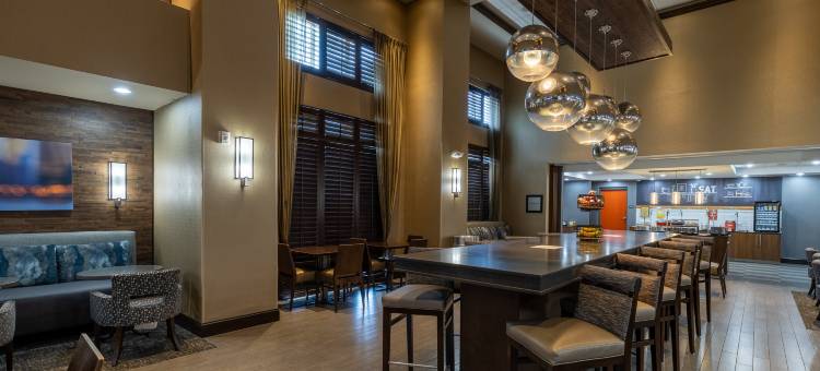 格林斯伯勒/体育馆区希尔顿欢朋套房酒店(Hampton Inn & Suites Greensboro/Coliseum Area)图片