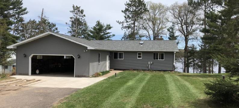 A chain of lakes cabin for amazing views, remodeled basement, pontoon to rent图片