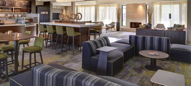 印第安纳波利斯机场万怡酒店(Courtyard Indianapolis Airport)图片