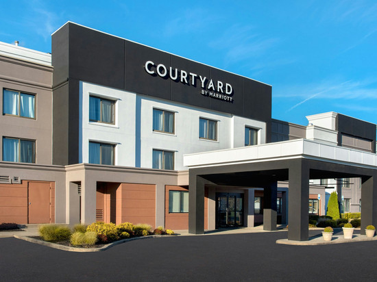 纽堡斯图尔特机场万怡酒店