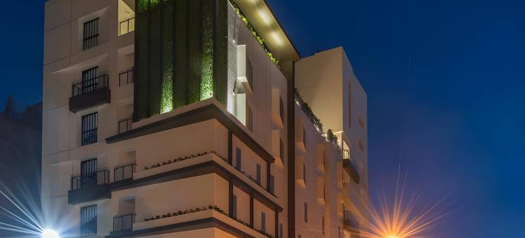 城市漫游行旅图片