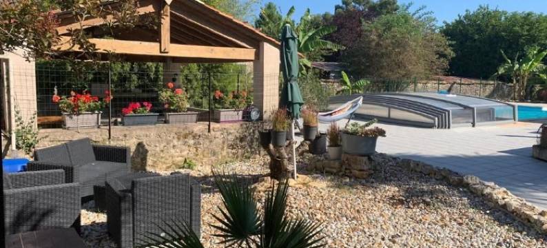 Jardin-d'Arcy园德阿尔西(Gites Jardin-Darcy - Piscine au SEL)图片