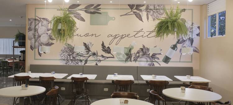 国民连锁尚品库里提巴圣菲利西德酒店(Hotel Nacional Inn Curitiba Santa Felicidade)图片