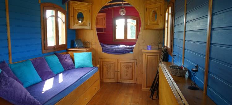 马车与马匹(Une Roulotte et des Chevaux)图片