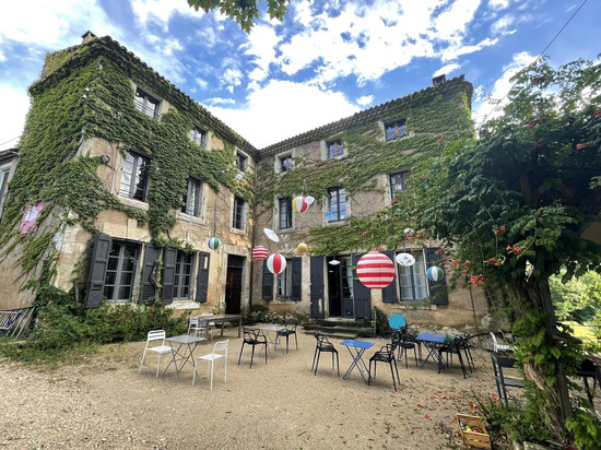 奥鲁伯隆括号酒店