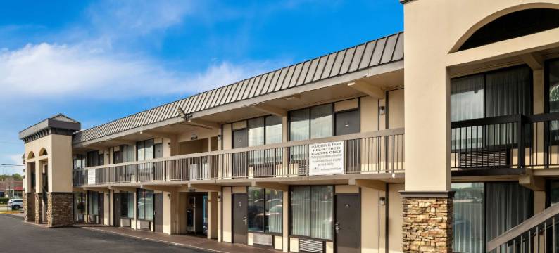 奥兰多美洲最佳价值酒店(Howard Johnson by Wyndham Airport Florida Mall)图片