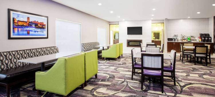 埃尔克哈特拉昆塔温德姆套房酒店(La Quinta Inn & Suites by Wyndham Elkhart)图片